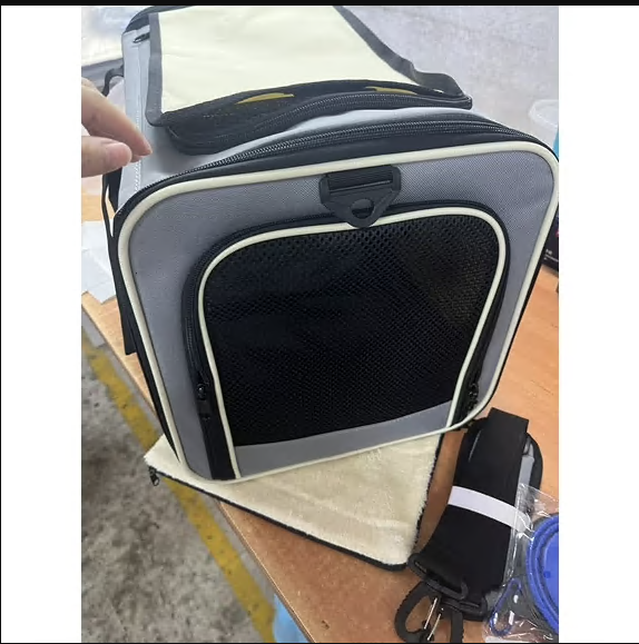 CSD02BPBC0626BU CshidWorld TSA Airline Approved Collapsible Cat Carrier for Large Cats and Small Dogs up to 25lbs, Soft-Sided Travel Dog Carrier (Beige-gary)