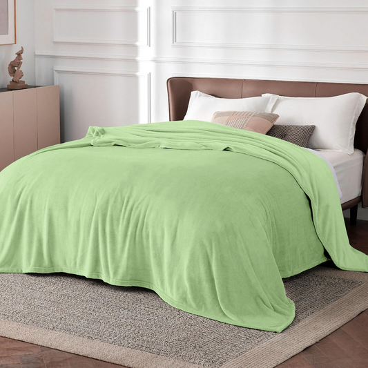 King Bed Blanket, Super Soft and Thick Throw Blanket for Couch Bed RV, Lightweight Cozy Sage Blanket for All Seasons, Decor & Giftable Gray Blanket for Women Men 90x108 in